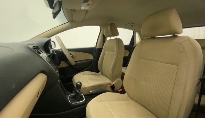 2015 Volkswagen Polo HIGHLINE1.2L, Petrol, Manual, 25,999 km, Right Side Front Door Cabin