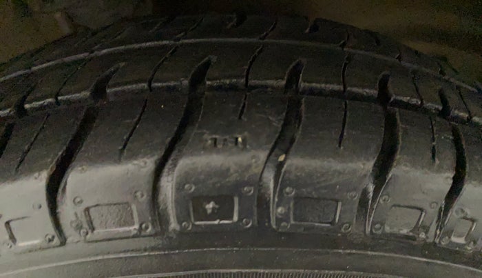 2015 Maruti Alto 800 LXI, Petrol, Manual, 18,786 km, Left Front Tyre Tread