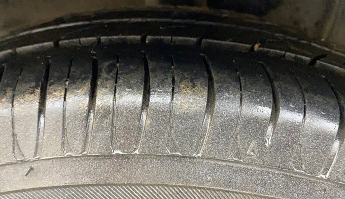 2016 Hyundai Grand i10 ASTA 1.2 KAPPA VTVT, Petrol, Manual, 60,771 km, Right Rear Tyre Tread