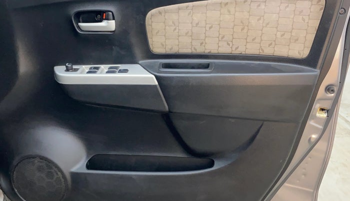 2015 Maruti Wagon R 1.0 VXI, Petrol, Manual, 73,630 km, Driver Side Door Panels Control