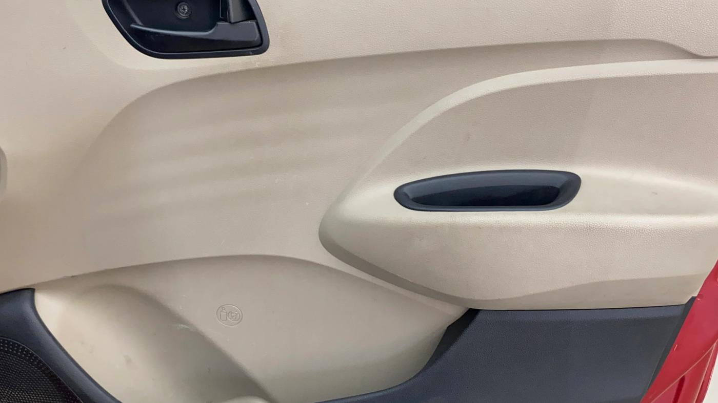2021 Hyundai NEW SANTRO SPORTZ EXECUTIVE MT CNG, CNG, Manual, 80,268 km, Driver Side Door Panels Control