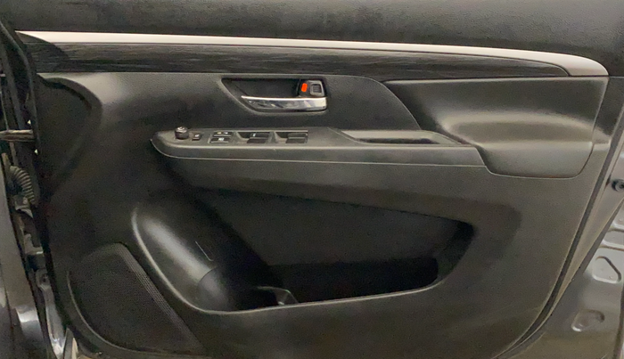 2023 Maruti XL6 ZETA MT, Petrol, Manual, 39,004 km, Driver Side Door Panels Control