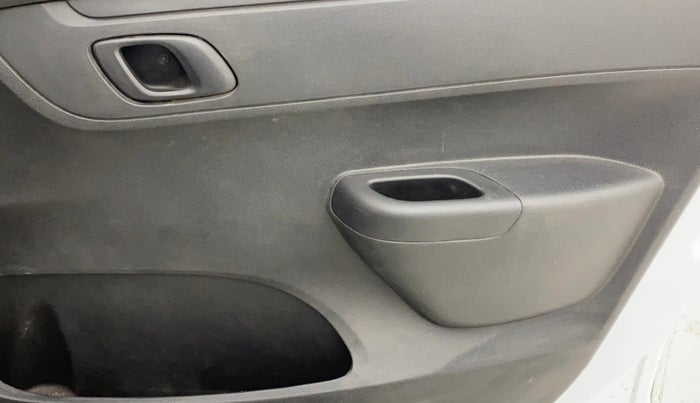 2024 Renault Kwid RXT 1.0, Petrol, Manual, 8,653 km, Driver Side Door Panels Control