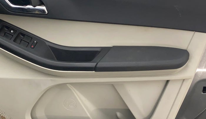 2022 Tata Tiago XZ PLUS CNG, CNG, Manual, 27,657 km, Driver Side Door Panels Control