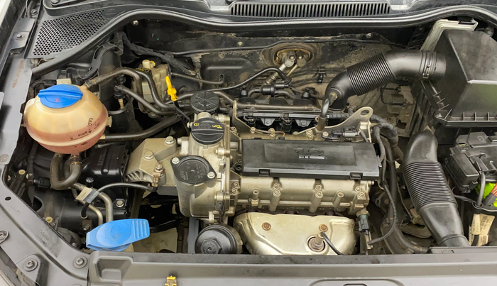 2017 Volkswagen Ameo HIGHLINE1.2L, Petrol, Manual, 1,30,371 km, Engine View - Right