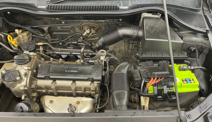 2017 Volkswagen Ameo HIGHLINE1.2L, Petrol, Manual, 1,30,371 km, Engine View - Left