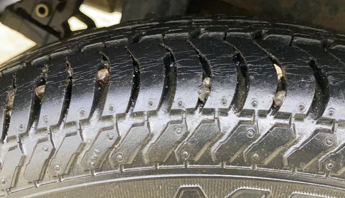 2016 Maruti Alto K10 VXI, CNG, Manual, 27,630 km, Right Rear Tyre Tread