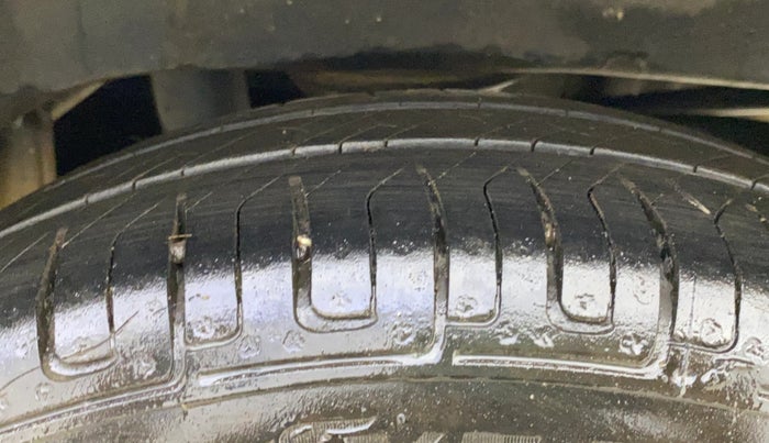 2016 Maruti Alto K10 VXI, CNG, Manual, 27,630 km, Left Rear Tyre Tread