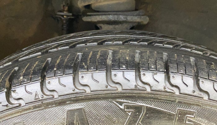 2016 Maruti Alto K10 VXI, CNG, Manual, 27,630 km, Right Front Tyre Tread
