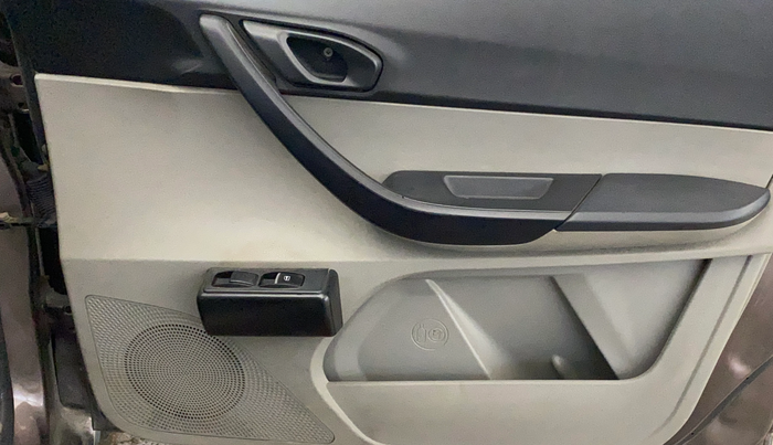 2019 Tata Tiago XE PETROL, Petrol, Manual, 42,074 km, Driver Side Door Panels Control