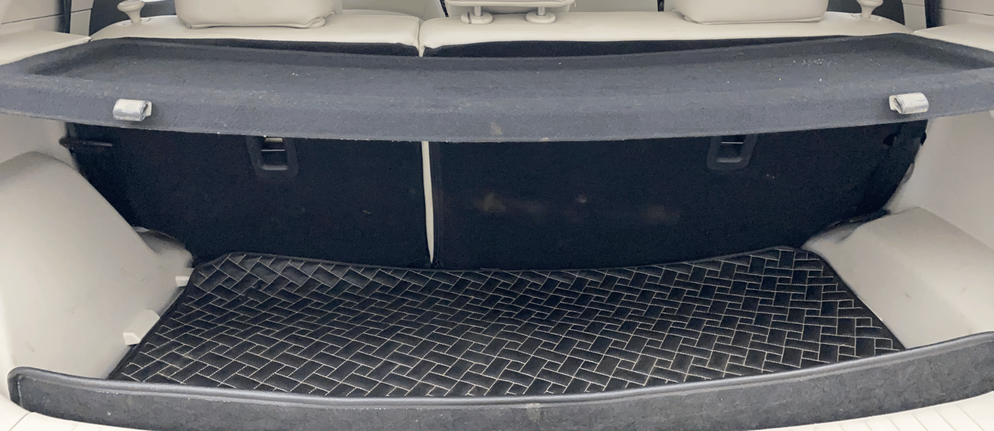 2024 Mahindra XUV300 W8 (O) 1.2 PETROL AMT, Petrol, Automatic, 16,340 km, Boot Inside