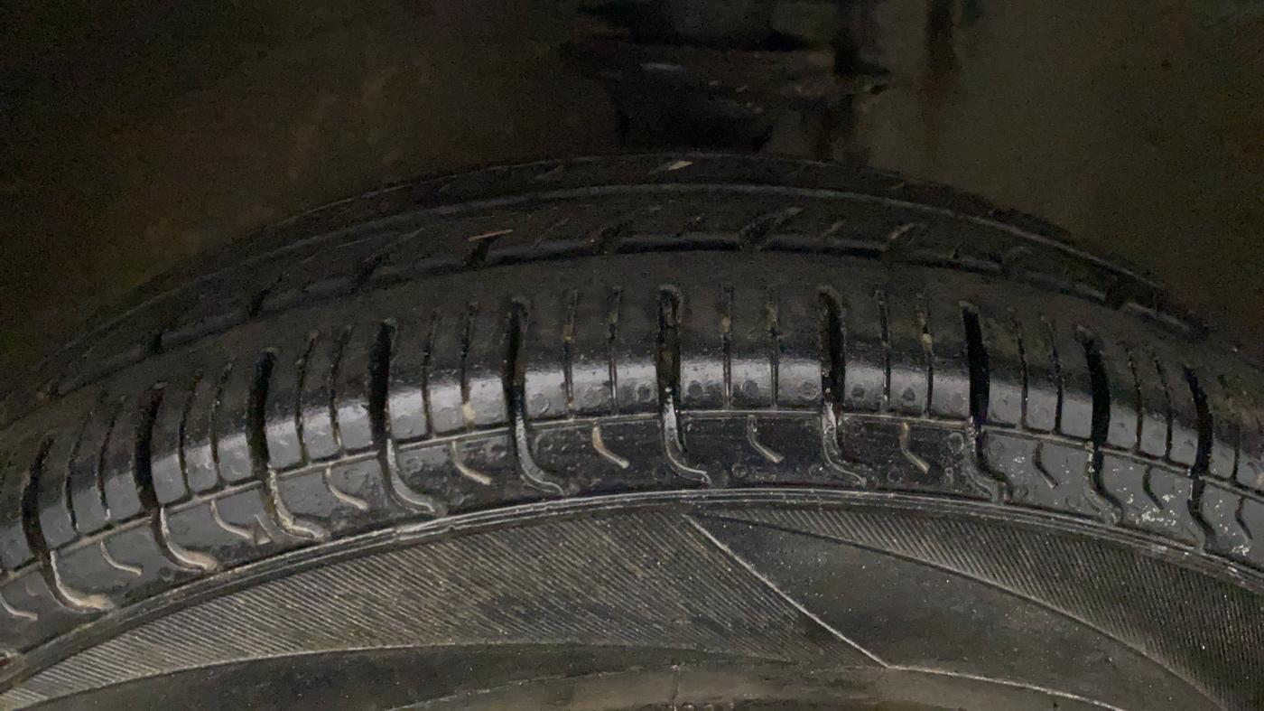 2015 Maruti Alto 800 VXI, Petrol, Manual, 25,892 km, Left Front Tyre Tread