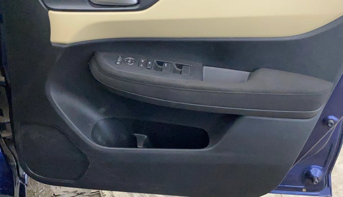 2025 Honda Amaze ZX 1.2 Petrol CVT, Petrol, Automatic, 6,162 km, Driver Side Door Panels Control