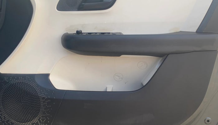 2022 Tata ALTROZ XT DIESEL, Diesel, Manual, 32,769 km, Driver Side Door Panels Control