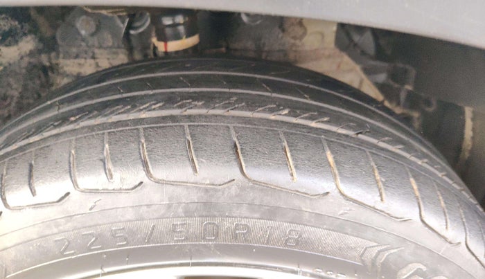 2023 Toyota INNOVA HYCROSS ZX HYBRID 7 STR, Hybrid, Automatic, 48,418 km, Left Front Tyre Tread