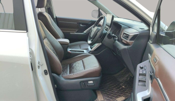 2023 Toyota INNOVA HYCROSS ZX HYBRID 7 STR, Hybrid, Automatic, 48,418 km, Right Side Front Door Cabin