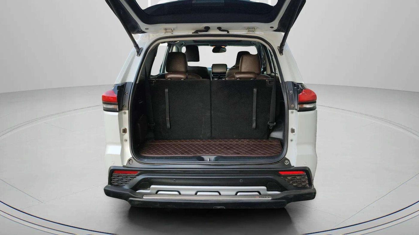 2023 Toyota INNOVA HYCROSS ZX HYBRID 7 STR, Hybrid, Automatic, 48,418 km, Boot Door Open