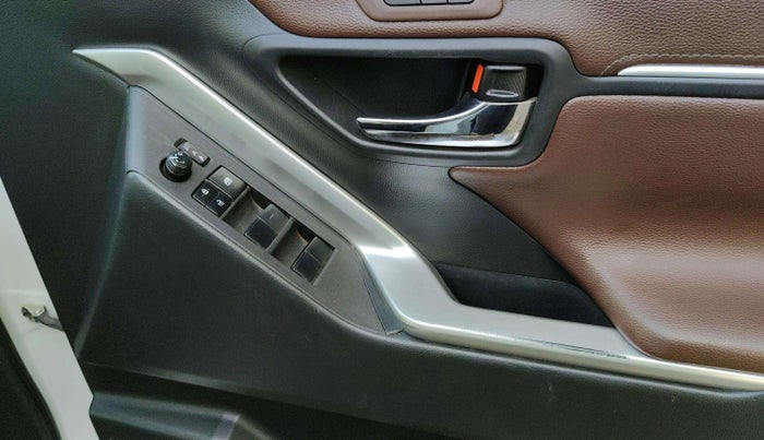 2023 Toyota INNOVA HYCROSS ZX HYBRID 7 STR, Hybrid, Automatic, 48,418 km, Driver Side Door Panels Control