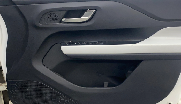 2022 Tata PUNCH CREATIVE  1.2 RTN DUAL TONE, Petrol, Manual, 9,655 km, Driver Side Door Panels Control