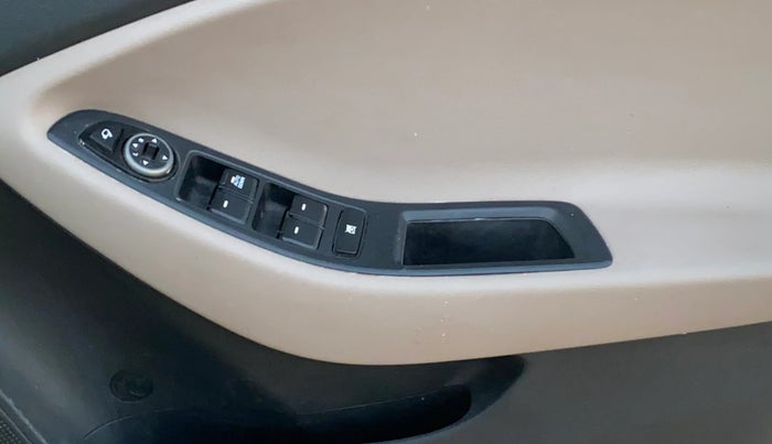 2017 Hyundai Elite i20 SPORTZ 1.2, Petrol, Manual, 76,964 km, Driver Side Door Panels Control