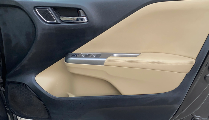 2018 Honda City 1.5L I-VTEC ZX CVT, CNG, Automatic, 97,526 km, Driver Side Door Panels Control