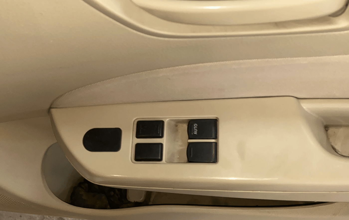 2021 Maruti Swift Dzire TOUR S-CNG, CNG, Manual, 57,071 km, Driver Side Door Panels Control