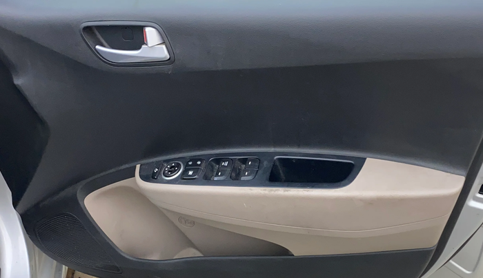 2016 Hyundai Grand i10 ASTA AT 1.2 KAPPA VTVT, Petrol, Automatic, 54,701 km, Driver Side Door Panels Control