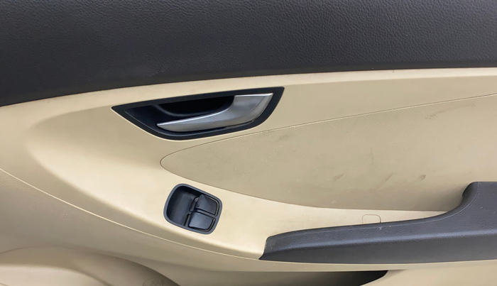 2017 Hyundai Eon SPORTZ, Petrol, Manual, 37,099 km, Driver Side Door Panels Control