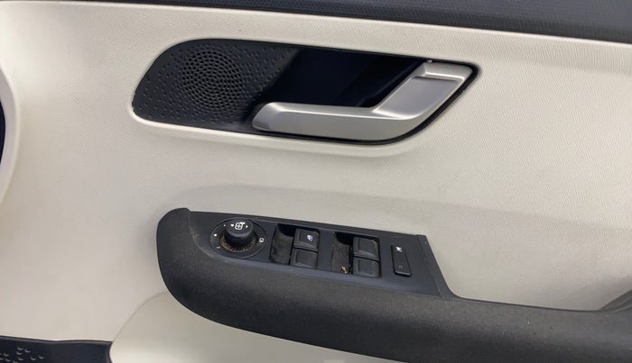 2023 Tata ALTROZ XZ CNG, CNG, Manual, 27,081 km, Driver Side Door Panels Control