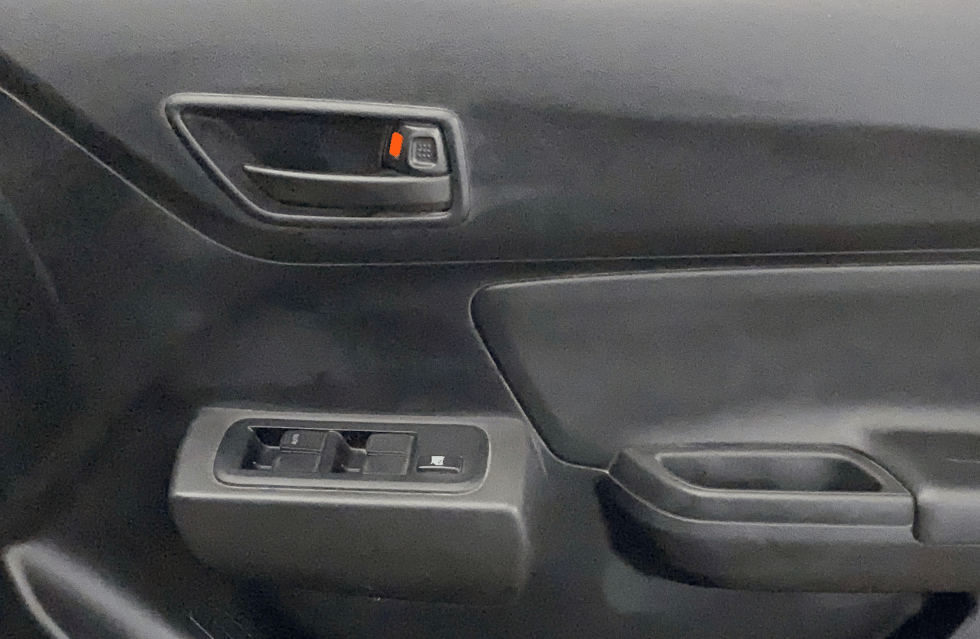 2021 Maruti Swift LXI, Petrol, Manual, 39,306 km, Driver Side Door Panels Control
