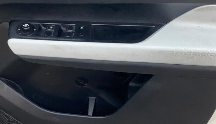 2023 Tata PUNCH CREATIVE  MT, Petrol, Manual, 44,354 km, Driver Side Door Panels Control