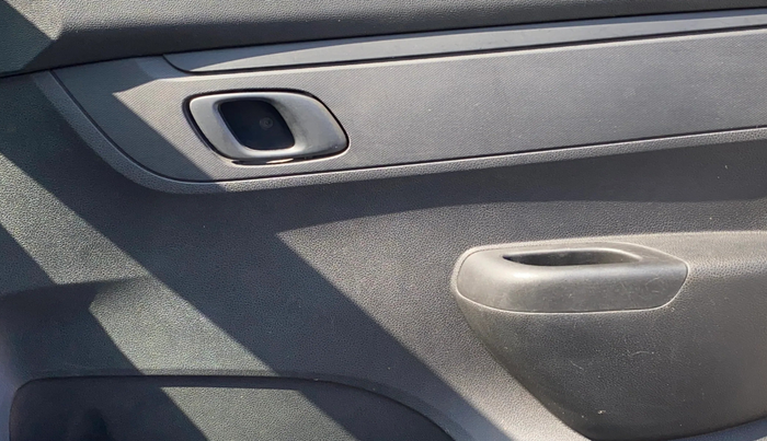 2020 Renault Kwid NEOTECH RXL 1.0 MT, Petrol, Manual, 20,948 km, Driver Side Door Panels Control