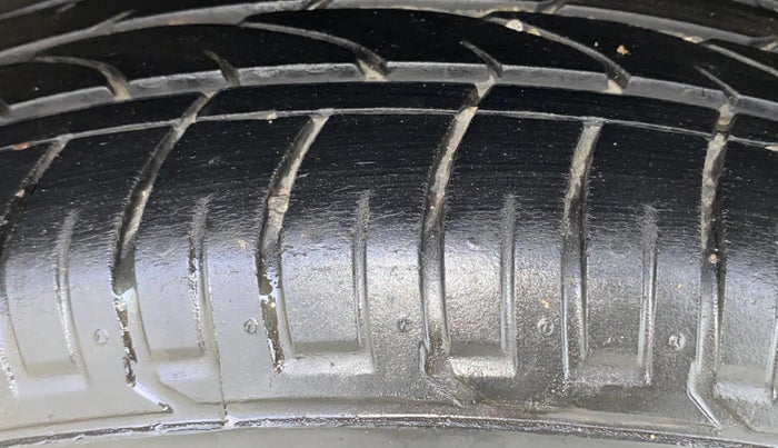 2016 Hyundai Creta SX PLUS AT 1.6 PETROL, Petrol, Automatic, 81,348 km, Left Rear Tyre Tread