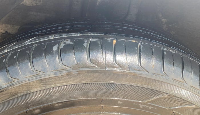 2016 Hyundai Elite i20 MAGNA 1.2, Petrol, Manual, 53,399 km, Right Rear Tyre Tread