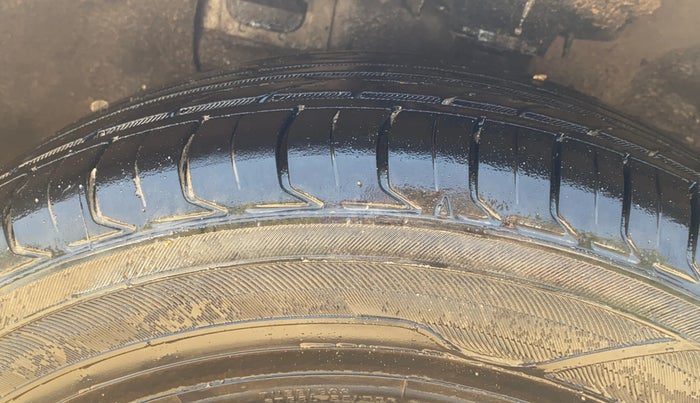 2016 Hyundai Elite i20 MAGNA 1.2, Petrol, Manual, 53,399 km, Left Front Tyre Tread