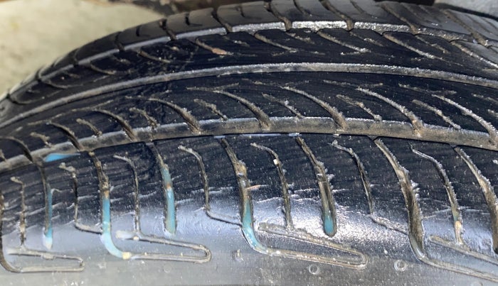 2015 Maruti Wagon R 1.0 VXI AMT, Petrol, Automatic, 49,527 km, Left Front Tyre Tread