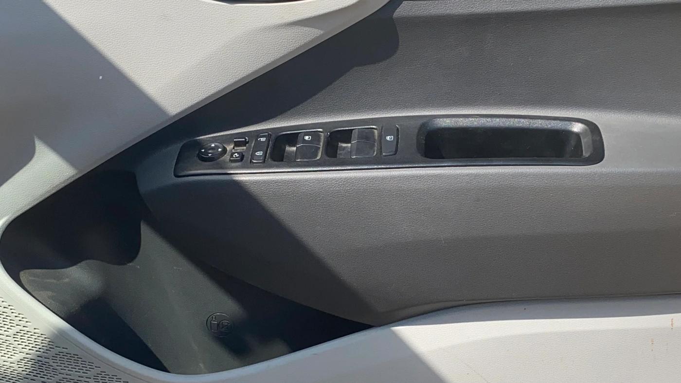 2019 Hyundai GRAND I10 NIOS ASTA 1.2 KAPPA VTVT, Petrol, Manual, 68,888 km, Driver Side Door Panels Control
