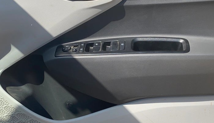 2019 Hyundai GRAND I10 NIOS ASTA 1.2 KAPPA VTVT, Petrol, Manual, 68,888 km, Driver Side Door Panels Control