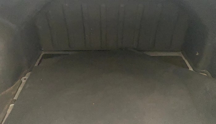 2013 Hyundai Verna FLUIDIC 1.6 VTVT SX, Petrol, Manual, 1,35,690 km, Boot Inside