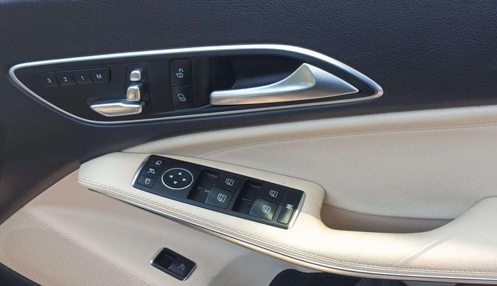 2018 Mercedes Benz CLA Class CLA 200 SPORT, Petrol, Automatic, 21,089 km, Driver Side Door Panels Control