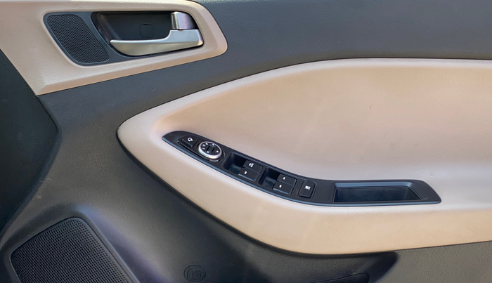 2015 Hyundai Elite i20 ASTA 1.2, Petrol, Manual, 27,730 km, Driver Side Door Panels Control