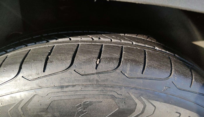 2024 KIA SELTOS  HTX 1.5 DIESEL AT, Diesel, Automatic, 19,001 km, Right Rear Tyre Tread