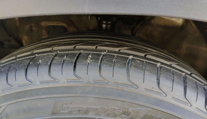 2024 KIA SELTOS  HTX 1.5 DIESEL AT, Diesel, Automatic, 19,001 km, Right Front Tyre Tread