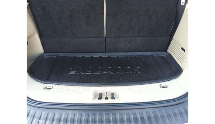 2020 Ford Endeavour TITANIUM PLUS 2.0 4X2 AT SUNROOF, Diesel, Automatic, 65,623 km, Boot Inside