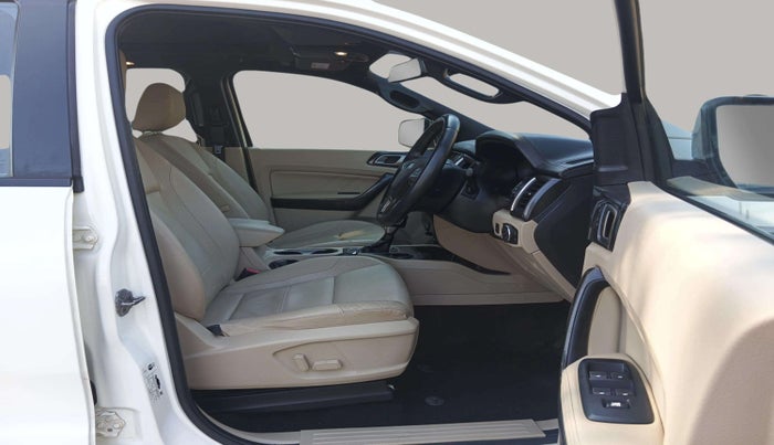 2020 Ford Endeavour TITANIUM PLUS 2.0 4X2 AT SUNROOF, Diesel, Automatic, 65,623 km, Right Side Front Door Cabin