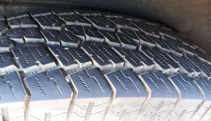 2020 Ford Endeavour TITANIUM PLUS 2.0 4X2 AT SUNROOF, Diesel, Automatic, 65,623 km, Left Rear Tyre Tread