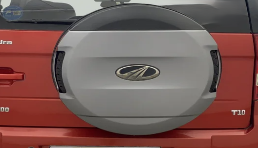 2017 Mahindra TUV300 T10 DUAL TONE, Diesel, Manual, 65,032 km, Spare Tyre