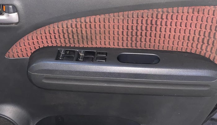 2013 Maruti Ritz VXI, Petrol, Manual, 32,592 km, Driver Side Door Panels Control