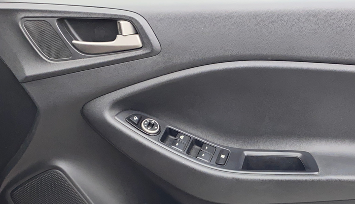 2017 Hyundai i20 Active 1.2 SX, Petrol, Manual, 67,186 km, Driver Side Door Panels Control