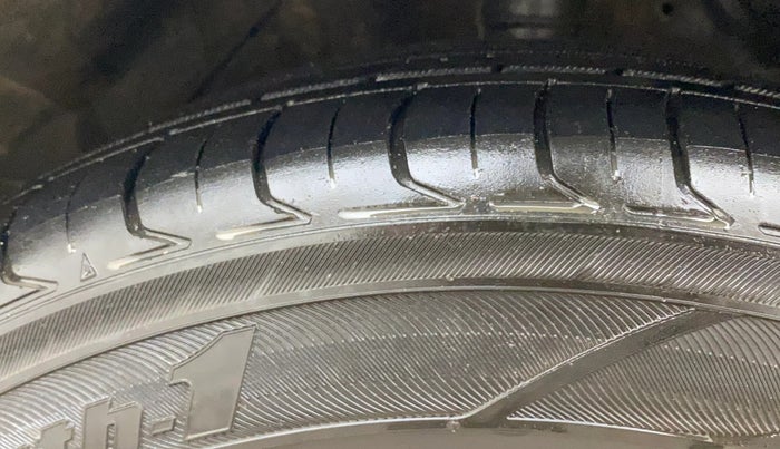 2018 Maruti S Cross ZETA 1.3, Diesel, Manual, 1,34,311 km, Left Front Tyre Tread